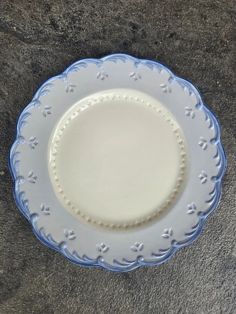 Lenox Chelsea Fair By Louise Le Luyer Plates with Blue Scalloped Trim - Set of 2